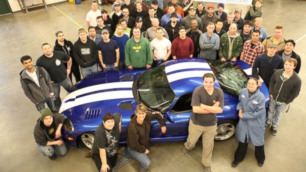 Chrysler ordering schools to destroy donated Dodge Vipers
