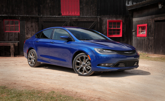 2015 Chrysler 200 snags EPA ratings of 18 mpg city and 29 highway
