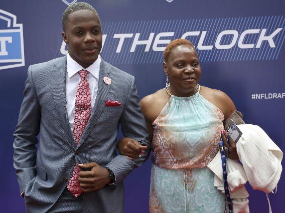 Teddy Bridgewater didn't actually buy his mom a pink Cadillac
