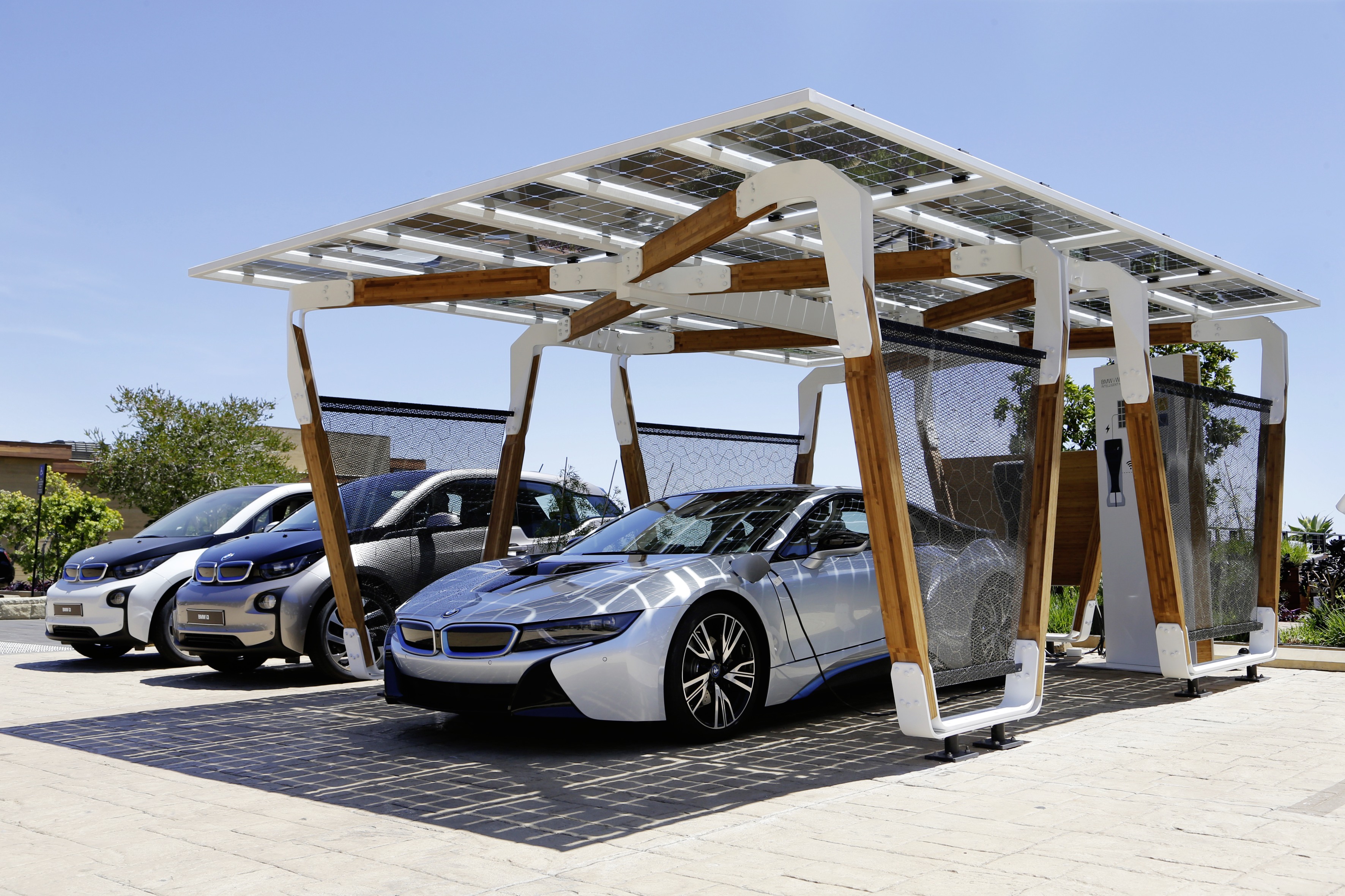 BMW's Electric Brand Will Lower CO2, Cost A Lot, And Pay Off Big Long-Term