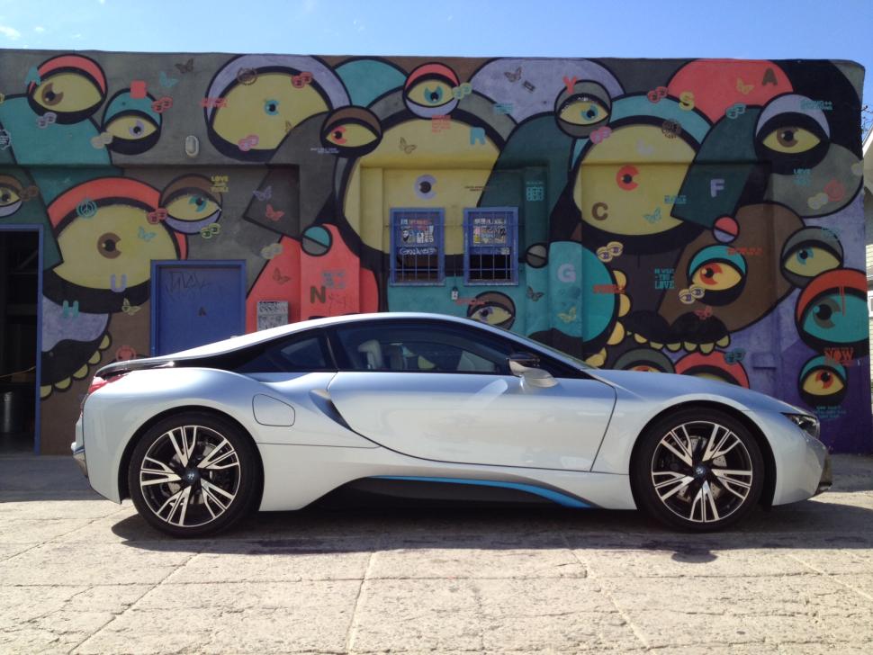 2015 BMW i8 signals a sports car revolution