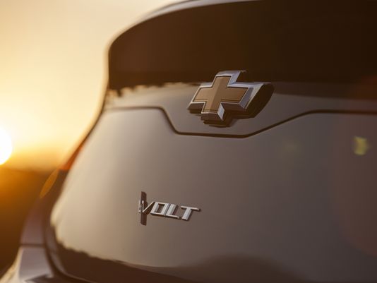 2016 Chevy Volt to debut at Detroit auto show in January