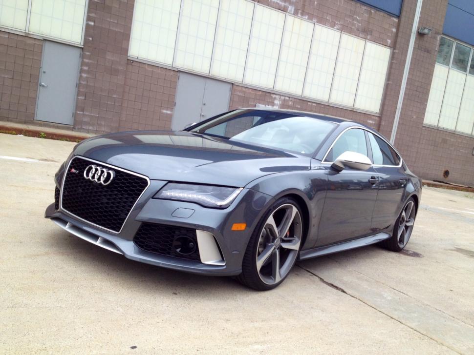 2014 Audi RS7 blends luxury sedan manners with supercar performance