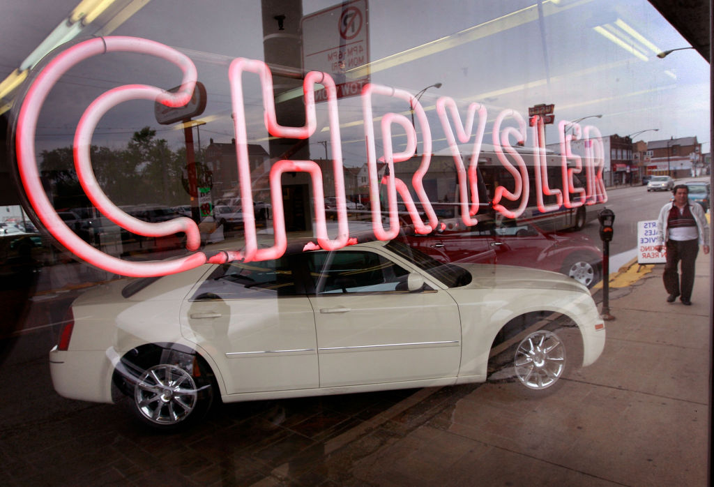 Chrysler, feds probe dangerous stalling