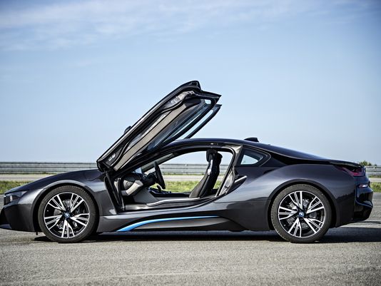 Review: 2015 BMW i8