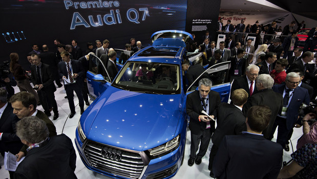 Audi Plans to Roll Out Big SUV to Challenge Mercedes GL