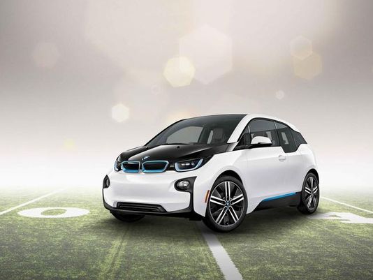 Katie Couric, Bryant Gumbel in BMW Super Bowl ad for i3