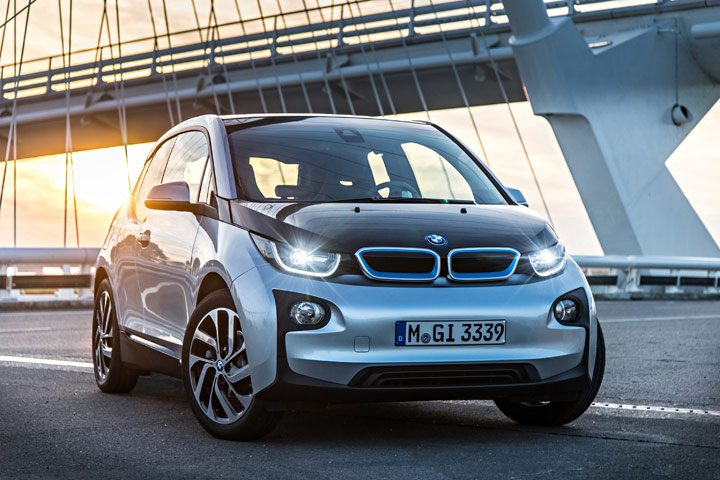 Video Review: The BMW i3 Offers a Glimpse of the Future
