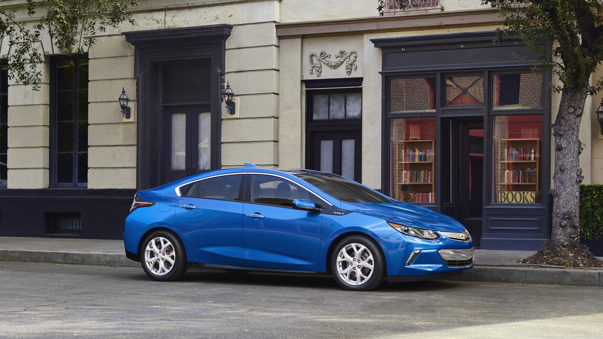 GM Cuts Price On Next-Gen 2016 Chevrolet Volt: Will It Move The Needle?