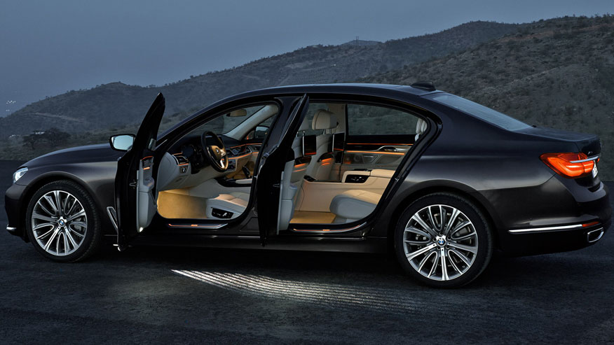 2016 BMW 7-Series: Carbon construction, gesture control, plug-in tech and more