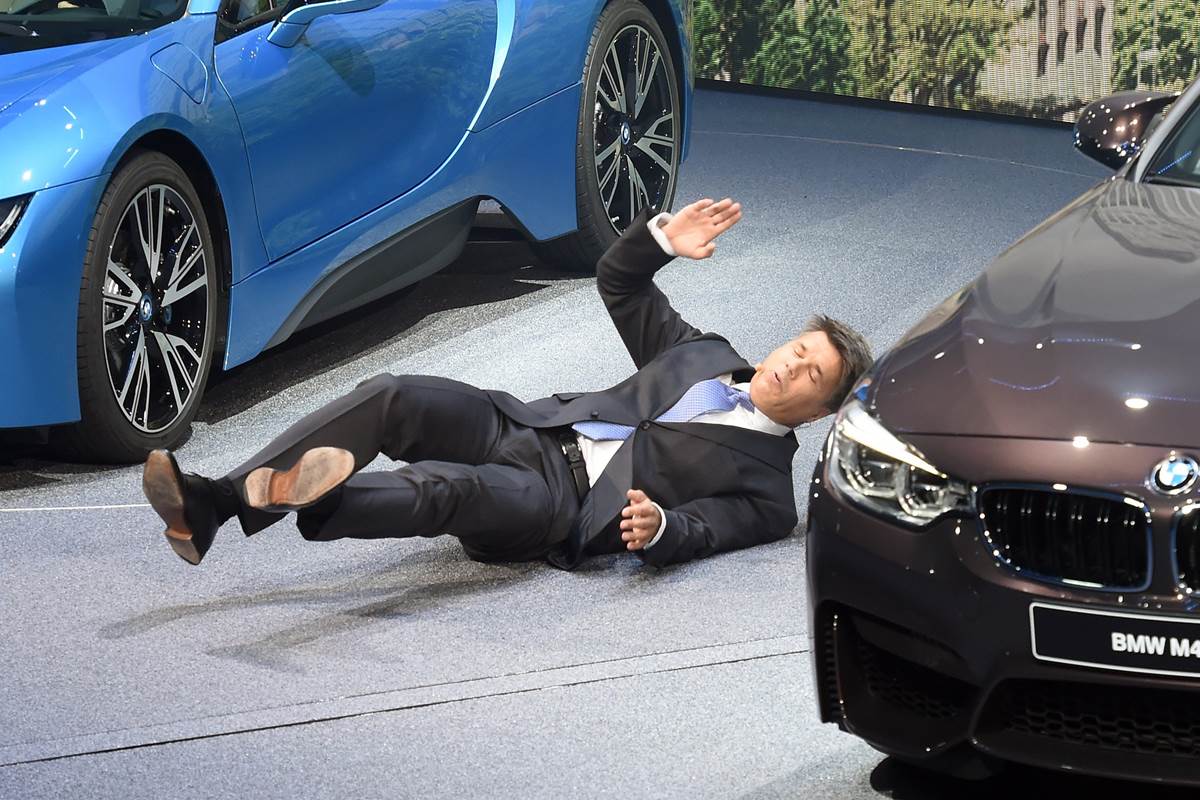 BMW CEO Faints on Stage at Frankfurt Auto Show