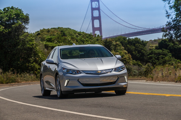 The 2016 Chevy Volt has it all: 53 EV miles for green cred, a sleek redesign …
