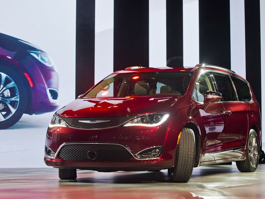 How Chrysler shed 250 pounds off new Pacifica minivan